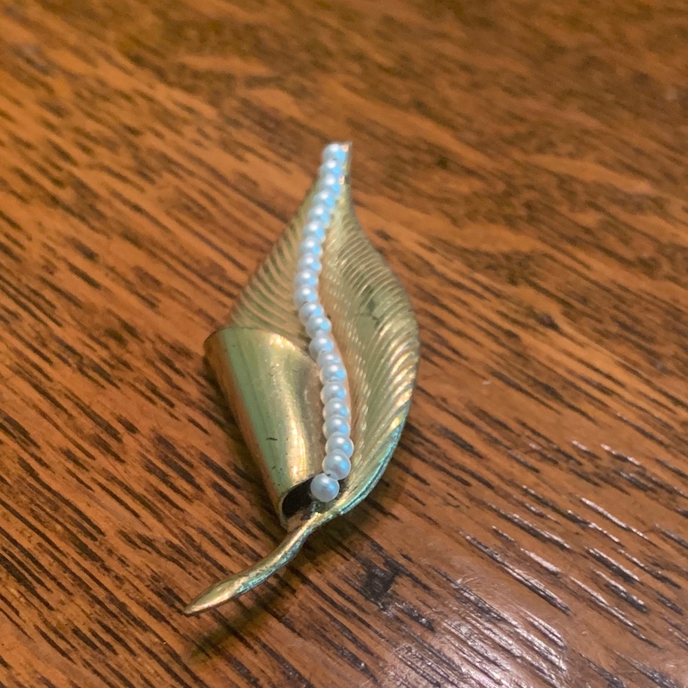 Vintage Miriam Haskell , signed  brooch,/ pin